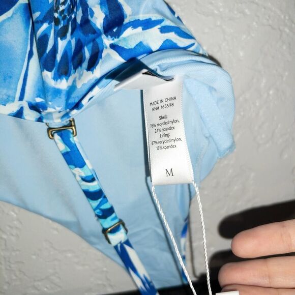 NWT Andie Blue Floral The Baia One Piece Swimsuit Size Medium‎ - Picture 6 of 7